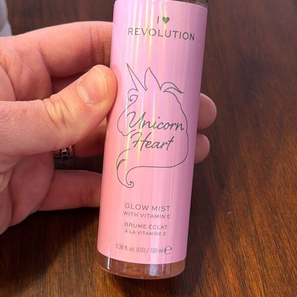 Revolution Skincare Facial Mask + Makeup Remover + Primer Spray + Glow Mist - Picture 8 of 9